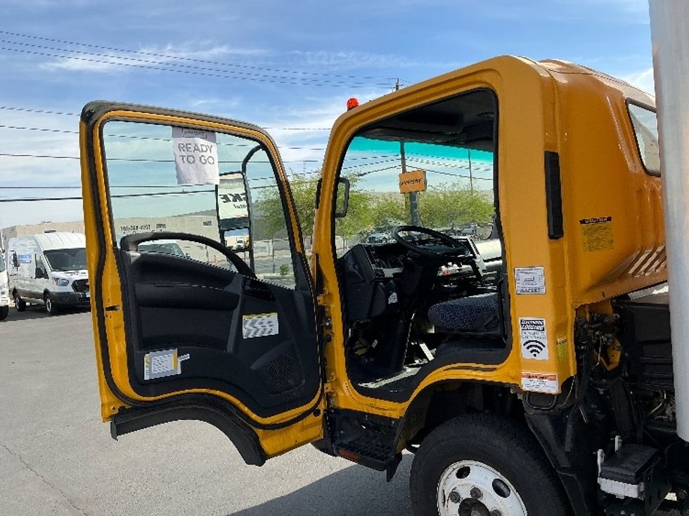 Light Duty Box Truck-Light and Medium Duty Trucks-Isuzu-2023-NPR-Las Vegas-NV-94,927\n\t\tmiles-$ 53,500 - Image 16