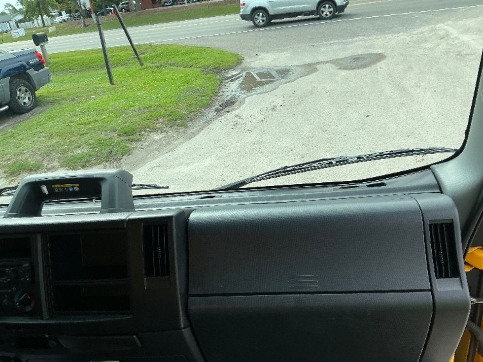 Light Duty Box Truck-Light and Medium Duty Trucks-Isuzu-2023-NPR-Mebane-NC-103,981\n\t\tmiles-$ 48,000 - Image 21