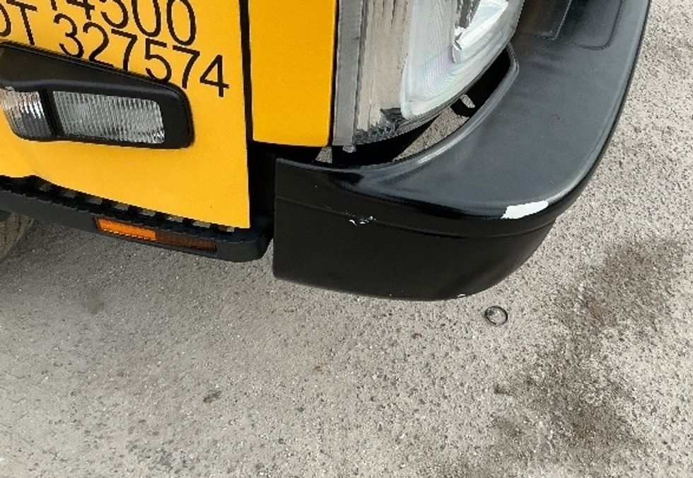 Light Duty Box Truck-Light and Medium Duty Trucks-Isuzu-2023-NPR-Mebane-NC-103,981\n\t\tmiles-$ 48,000 - Image 31