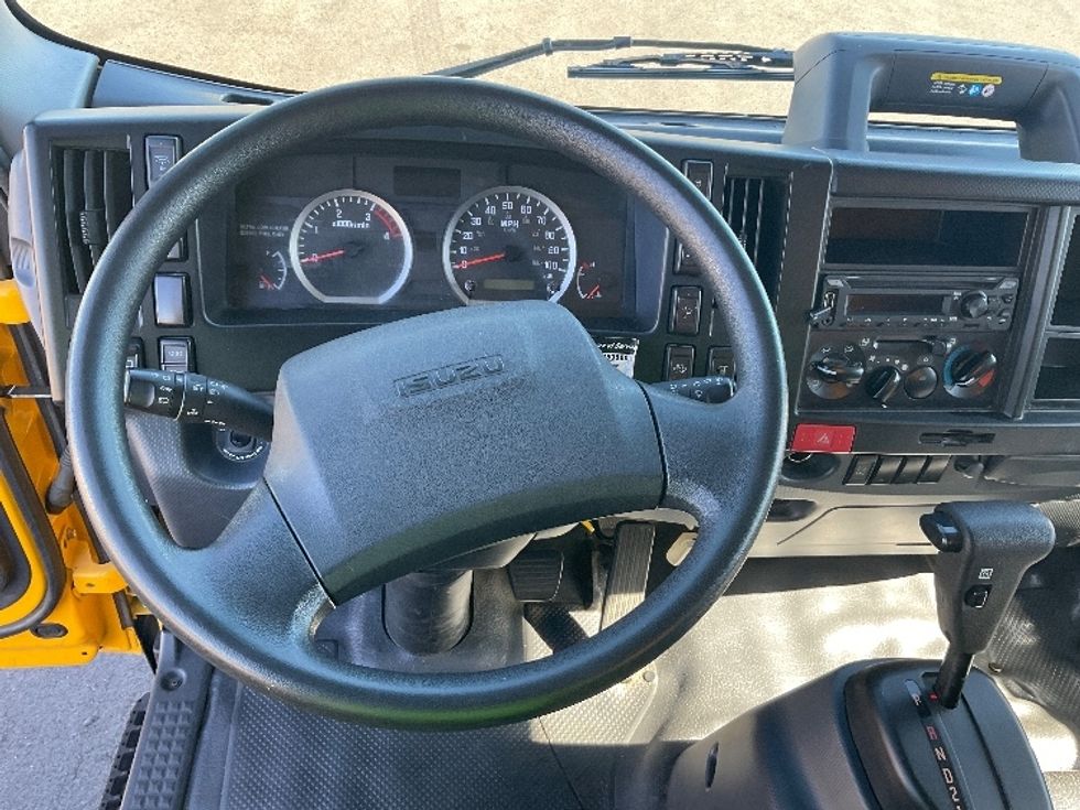 Light Duty Box Truck-Light and Medium Duty Trucks-Isuzu-2023-NPR-Stockton-CA-123,245\n\t\tmiles-$ 46,750 - Image 18