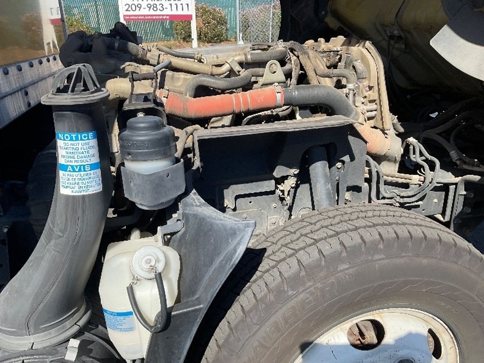 Light Duty Box Truck-Light and Medium Duty Trucks-Isuzu-2023-NPR-Stockton-CA-123,245\n\t\tmiles-$ 46,750 - Image 23