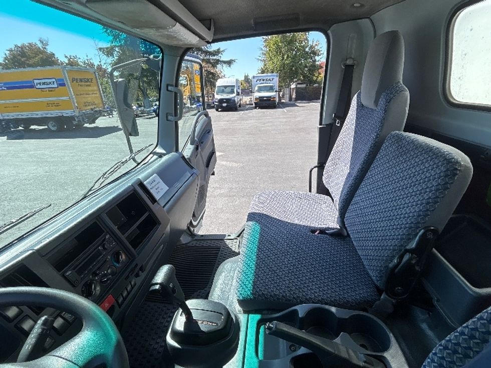 Light Duty Box Truck-Light and Medium Duty Trucks-Isuzu-2023-NPR-West Sacramento-CA-177,123\n\t\tmiles-$ 36,000 - Image 18