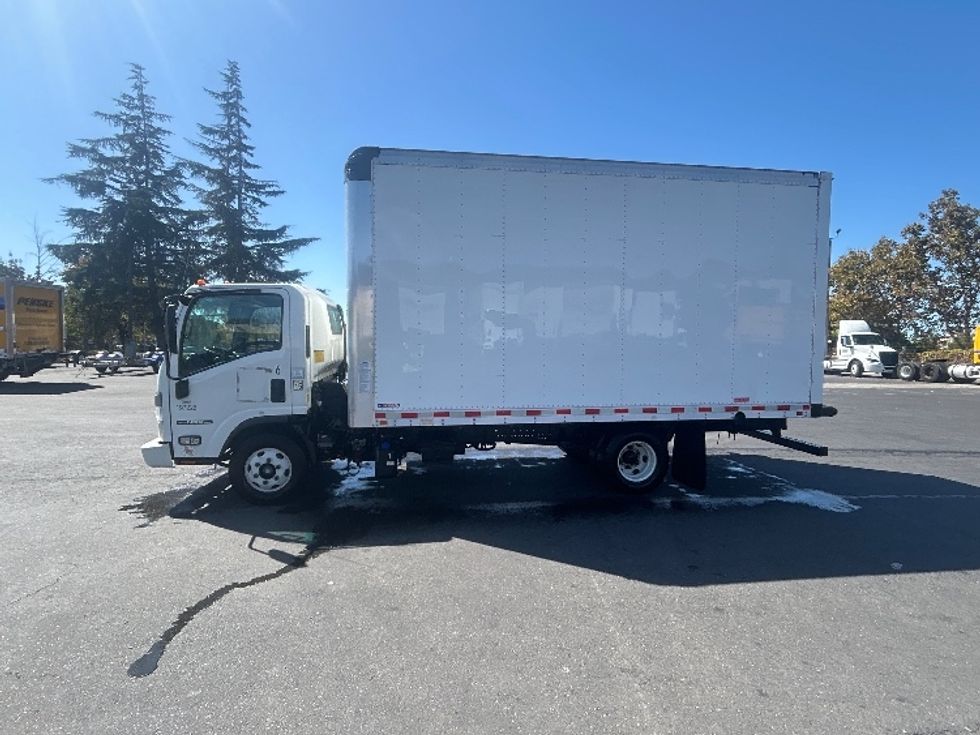 Light Duty Box Truck-Light and Medium Duty Trucks-Isuzu-2023-NPR-West Sacramento-CA-177,123\n\t\tmiles-$ 36,000 - Image 4