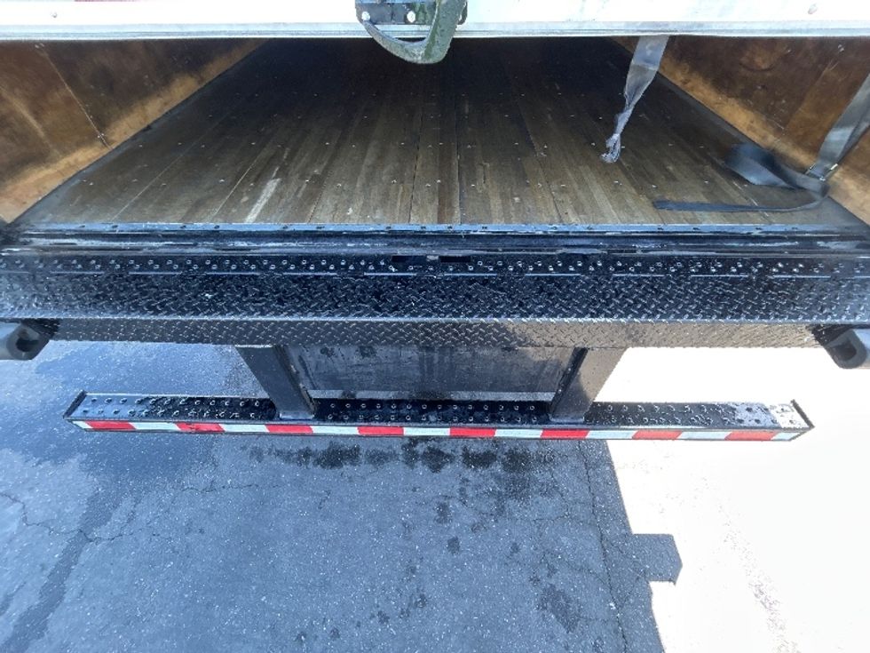 Light Duty Box Truck-Light and Medium Duty Trucks-Isuzu-2023-NPR-West Sacramento-CA-177,123\n\t\tmiles-$ 36,000 - Image 9