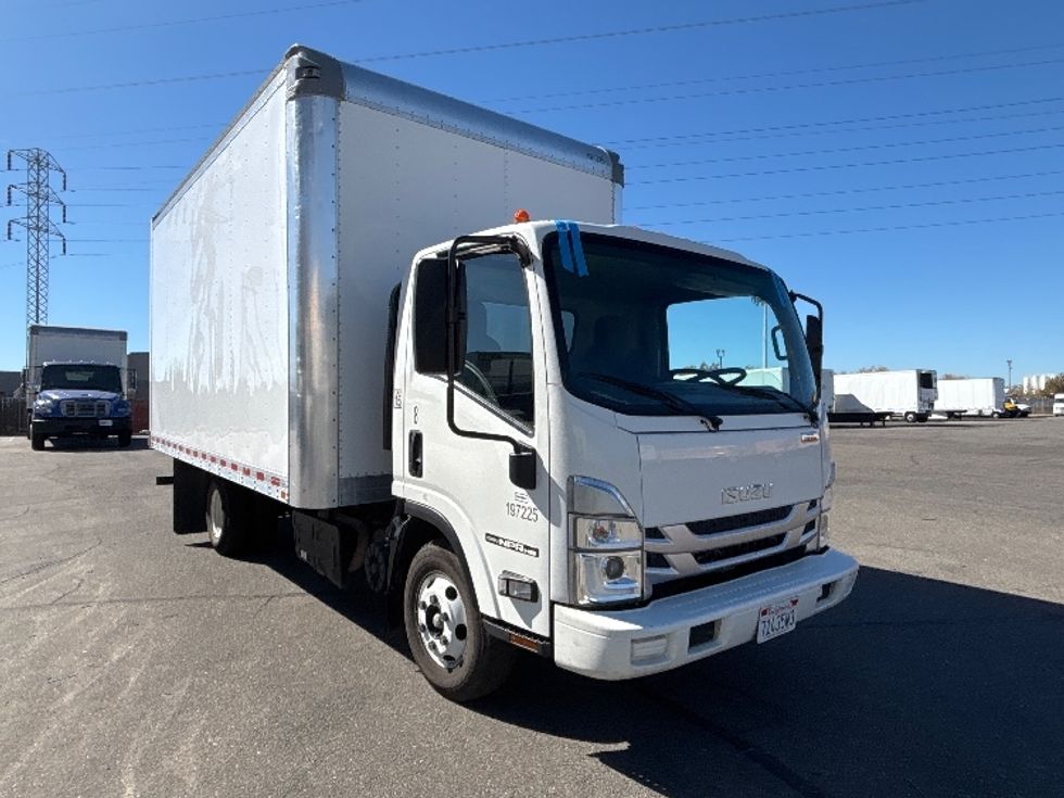 Light Duty Box Truck-Light and Medium Duty Trucks-Isuzu-2023-NPR-West Sacramento-CA-193,908\n\t\tmiles-$ 32,750 - Image 1