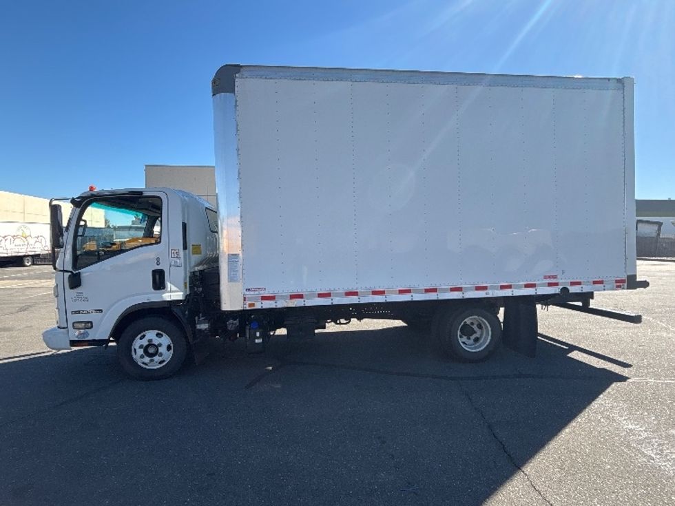 Light Duty Box Truck-Light and Medium Duty Trucks-Isuzu-2023-NPR-West Sacramento-CA-193,908\n\t\tmiles-$ 32,750 - Image 4