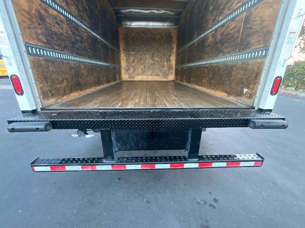 Light Duty Box Truck-Light and Medium Duty Trucks-Isuzu-2023-NPR-West Sacramento-CA-205,760\n\t\tmiles-$ 30,750 - Image 10