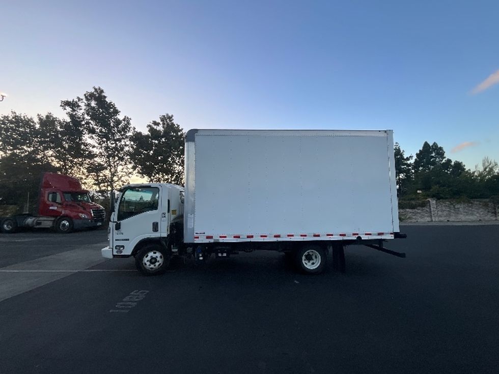Light Duty Box Truck-Light and Medium Duty Trucks-Isuzu-2023-NPR-West Sacramento-CA-205,760\n\t\tmiles-$ 30,750 - Image 4