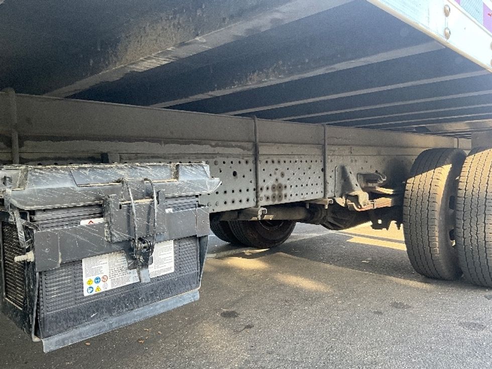 Light Duty Box Truck-Light and Medium Duty Trucks-Isuzu-2023-NPR-West Sacramento-CA-205,760\n\t\tmiles-$ 30,750 - Image 5
