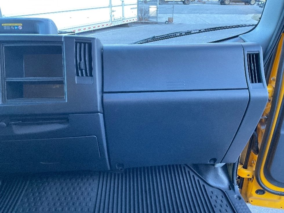 Light Duty Box Truck-Light and Medium Duty Trucks-Isuzu-2023-NPR-West Valley City-UT-121,569\n\t\tmiles-$ 45,750 - Image 21