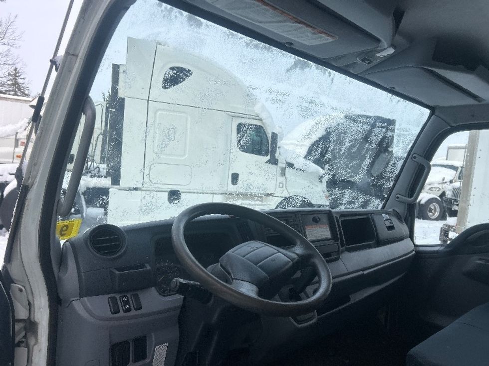 Light Duty Box Truck-Light and Medium Duty Trucks-Mitsubishi-2013-FUSO FE160-Londonderry-NH-145,213\n\t\tmiles-$ 13,000 - Image 17