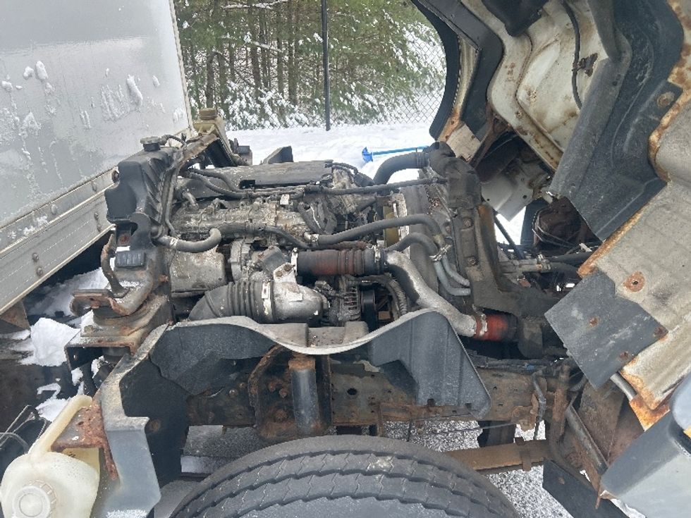 Light Duty Box Truck-Light and Medium Duty Trucks-Mitsubishi-2013-FUSO FE160-Londonderry-NH-145,213\n\t\tmiles-$ 13,000 - Image 23