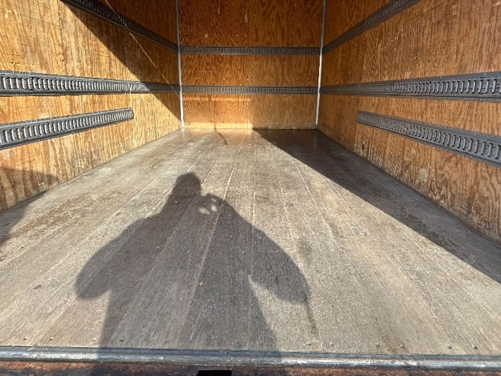 Light Duty Box Truck-Light and Medium Duty Trucks-Mitsubishi-2015-FUSO FE140-Pompano Beach-FL-217,407\n\t\tmiles-$ 27,500 - Image 10