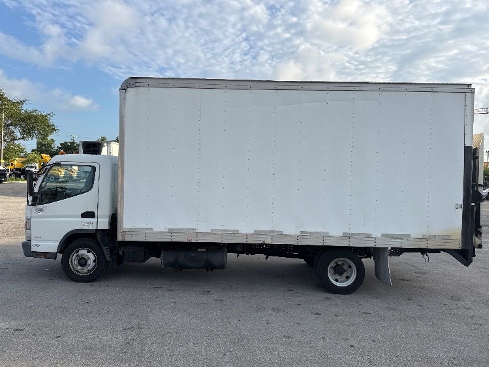 Light Duty Box Truck-Light and Medium Duty Trucks-Mitsubishi-2015-FUSO FE140-Pompano Beach-FL-217,407\n\t\tmiles-$ 27,500 - Image 4