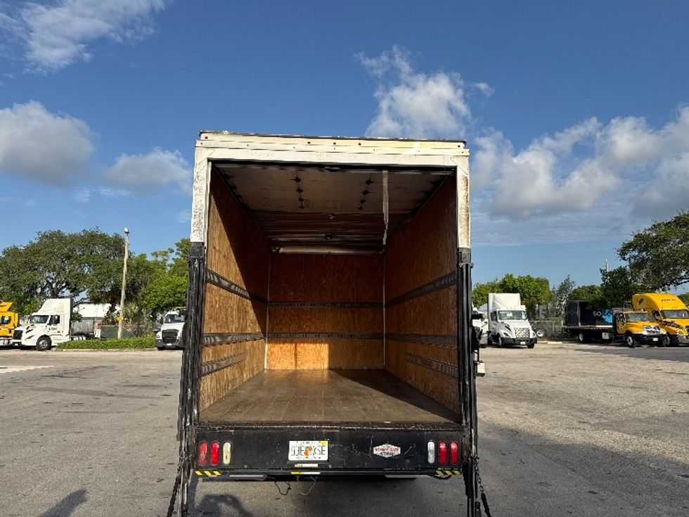 Light Duty Box Truck-Light and Medium Duty Trucks-Mitsubishi-2015-FUSO FE140-Pompano Beach-FL-217,407\n\t\tmiles-$ 27,500 - Image 8