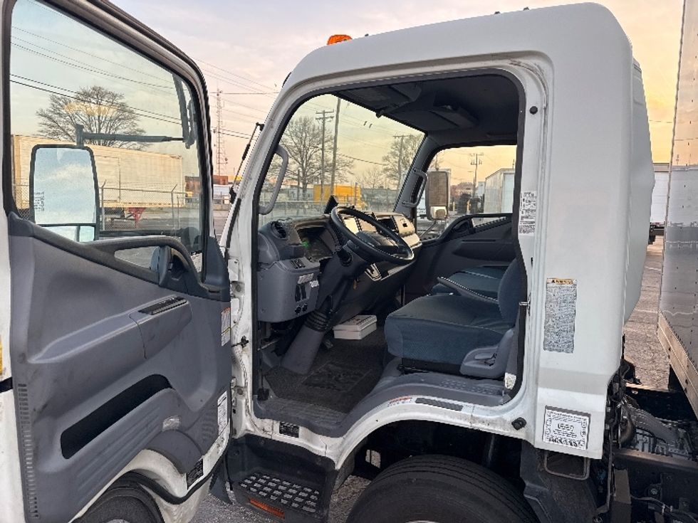 Light Duty Box Truck-Light and Medium Duty Trucks-Mitsubishi-2017-FUSO FE140-Baltimore-MD-137,467\n\t\tmiles-$ 9,500 - Image 16