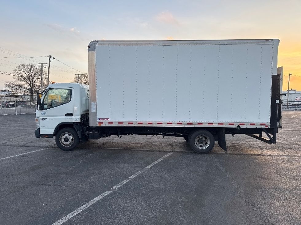 Light Duty Box Truck-Light and Medium Duty Trucks-Mitsubishi-2017-FUSO FE140-Baltimore-MD-137,467\n\t\tmiles-$ 9,500 - Image 4