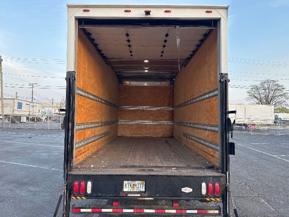 Light Duty Box Truck-Light and Medium Duty Trucks-Mitsubishi-2017-FUSO FE140-Baltimore-MD-137,467\n\t\tmiles-$ 9,500 - Image 8