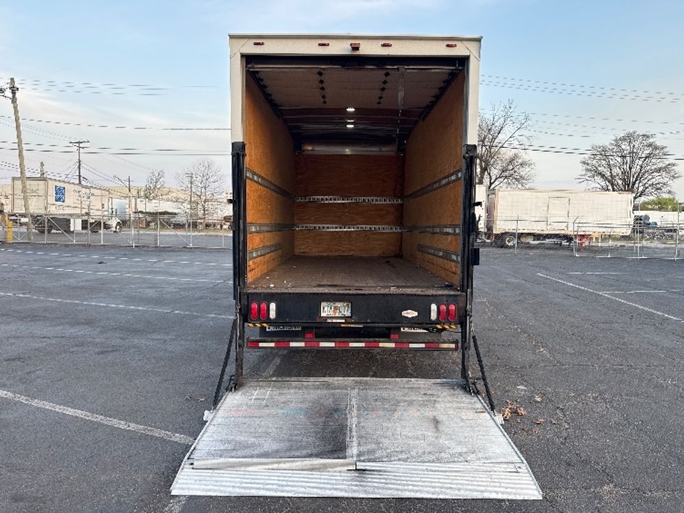 Light Duty Box Truck-Light and Medium Duty Trucks-Mitsubishi-2017-FUSO FE140-Baltimore-MD-137,467\n\t\tmiles-$ 9,500 - Image 9