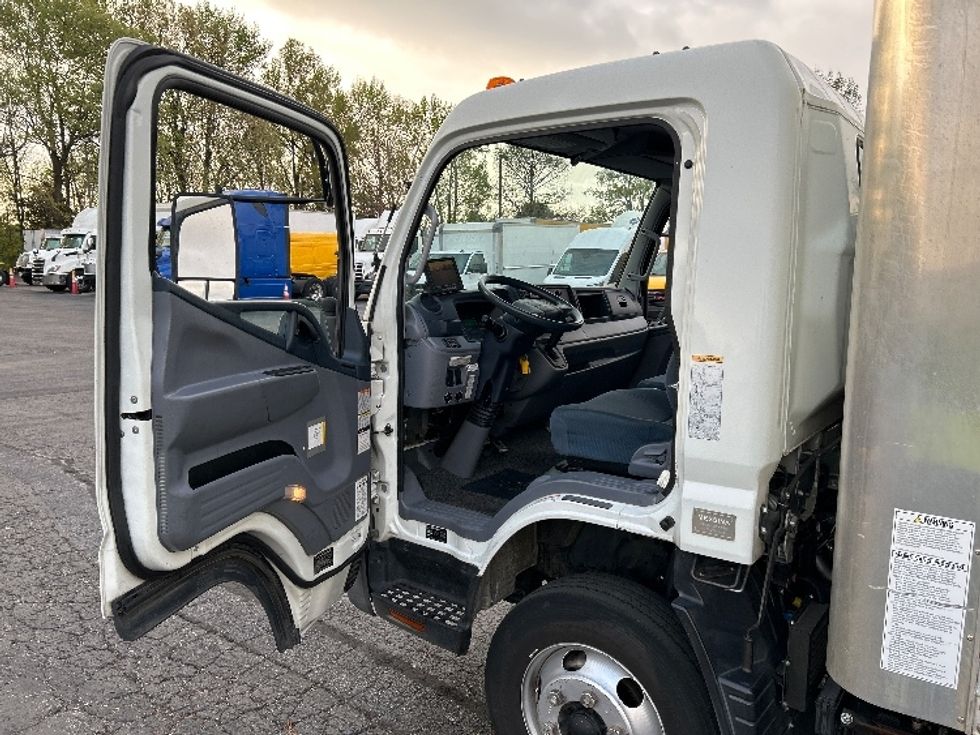 Light Duty Box Truck-Light and Medium Duty Trucks-Mitsubishi-2017-FUSO FE140-Memphis-TN-98,440\n\t\tmiles-$ 36,250 - Image 16