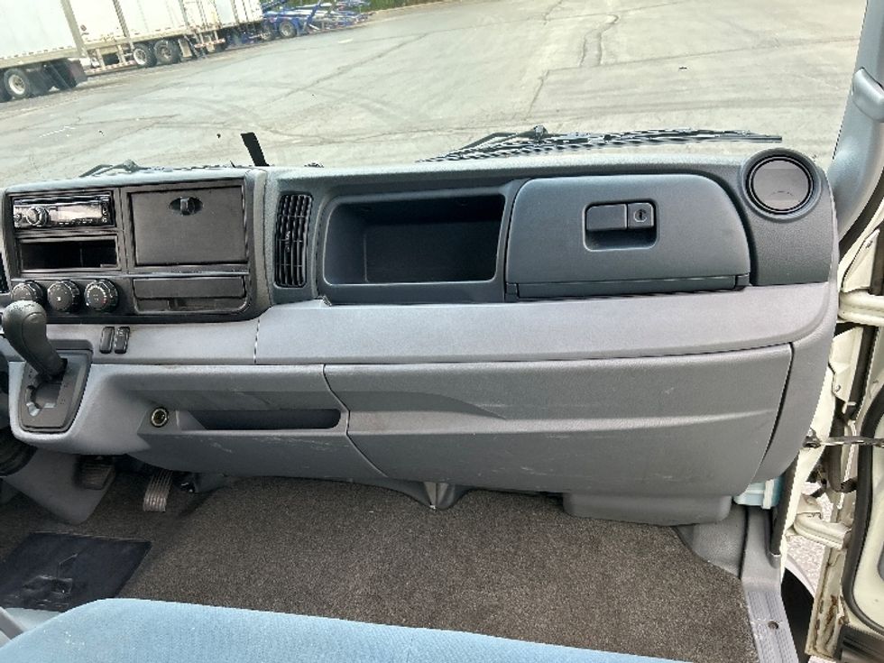 Light Duty Box Truck-Light and Medium Duty Trucks-Mitsubishi-2017-FUSO FE140-Memphis-TN-98,440\n\t\tmiles-$ 36,250 - Image 21