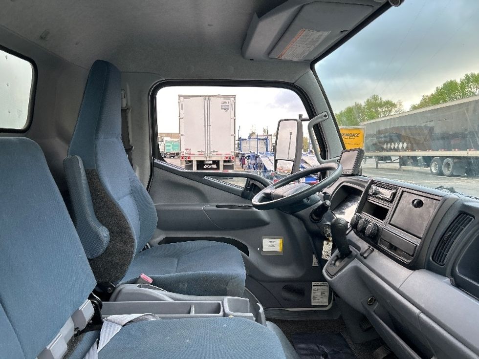 Light Duty Box Truck-Light and Medium Duty Trucks-Mitsubishi-2017-FUSO FE140-Memphis-TN-98,440\n\t\tmiles-$ 36,250 - Image 22