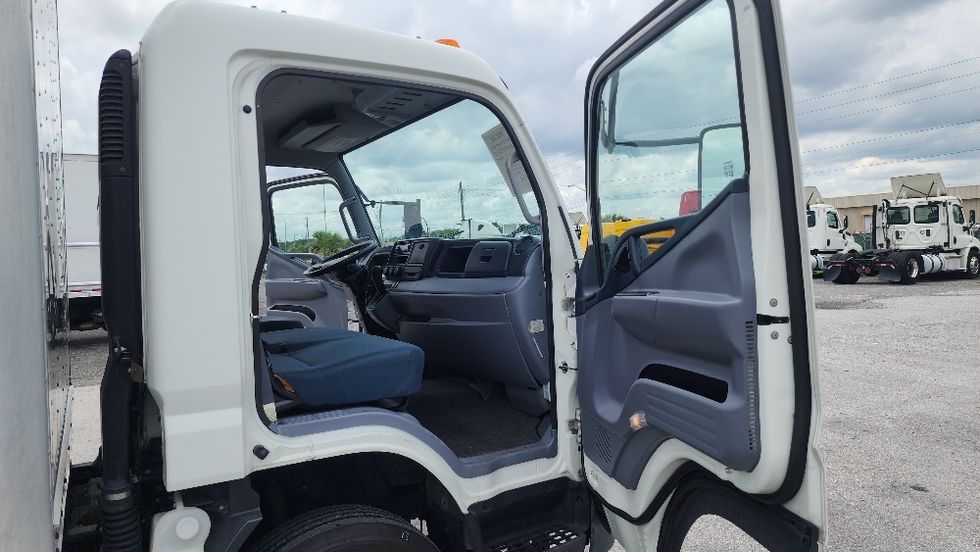 Light Duty Box Truck-Light and Medium Duty Trucks-Mitsubishi-2017-FUSO FE140-Orlando-FL-166,901\n\t\tmiles-$ 31,750 - Image 20
