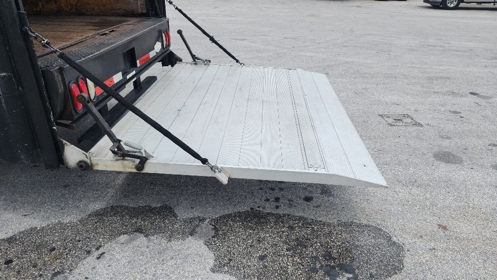 Light Duty Box Truck-Light and Medium Duty Trucks-Mitsubishi-2017-FUSO FE140-Orlando-FL-166,901\n\t\tmiles-$ 31,750 - Image 26