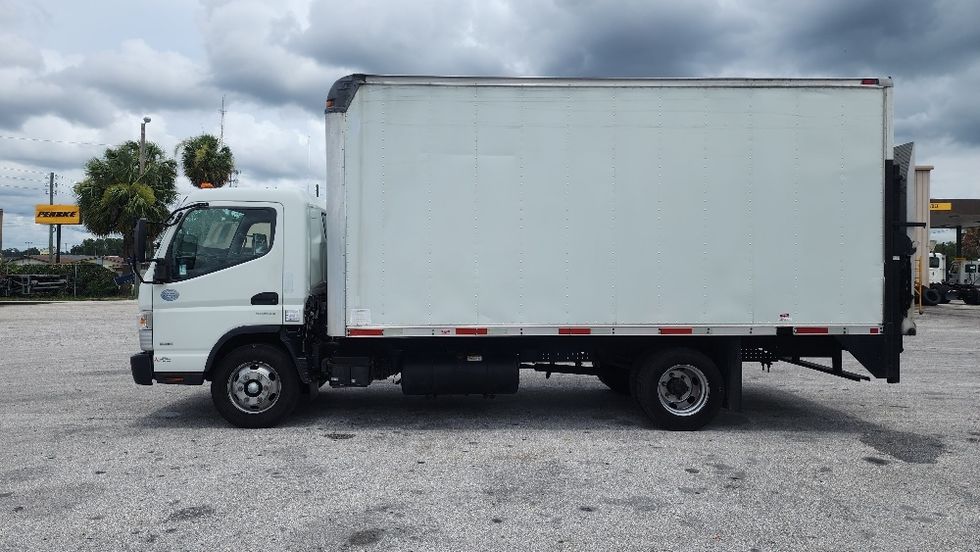 Light Duty Box Truck-Light and Medium Duty Trucks-Mitsubishi-2017-FUSO FE140-Orlando-FL-166,901\n\t\tmiles-$ 31,750 - Image 4