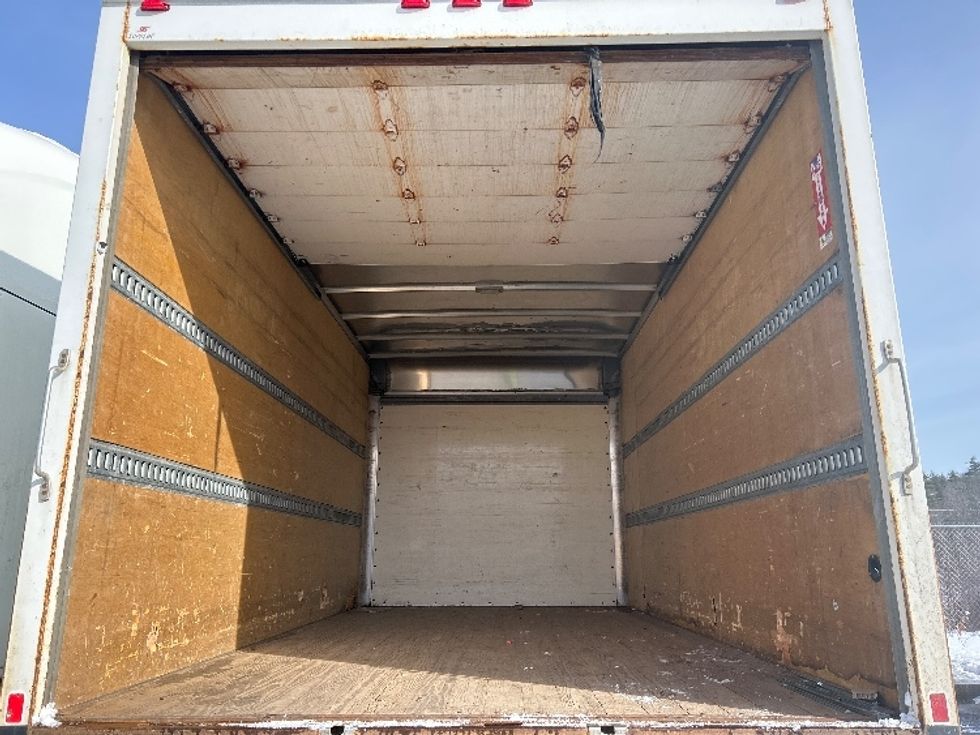 Light Duty Box Truck-Light and Medium Duty Trucks-Mitsubishi-2017-FUSO FE160-Londonderry-NH-141,656\n\t\tmiles-$ 13,000 - Image 8