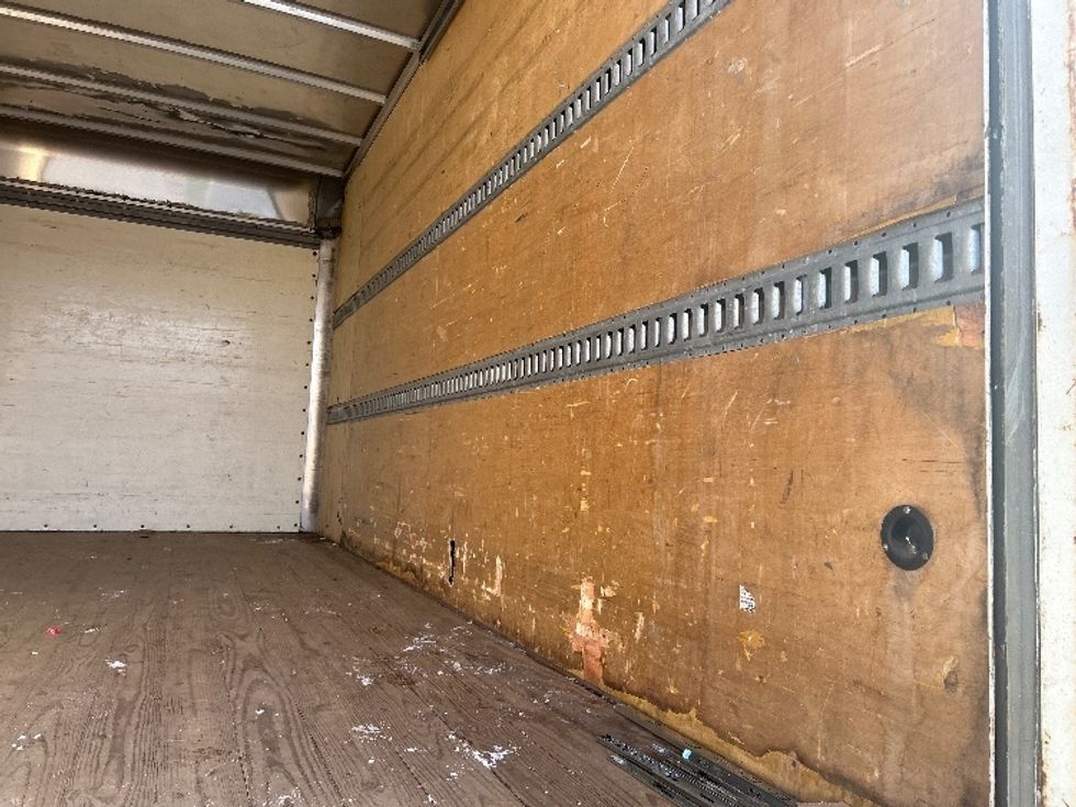 Light Duty Box Truck-Light and Medium Duty Trucks-Mitsubishi-2017-FUSO FE160-Londonderry-NH-141,656\n\t\tmiles-$ 13,000 - Image 12