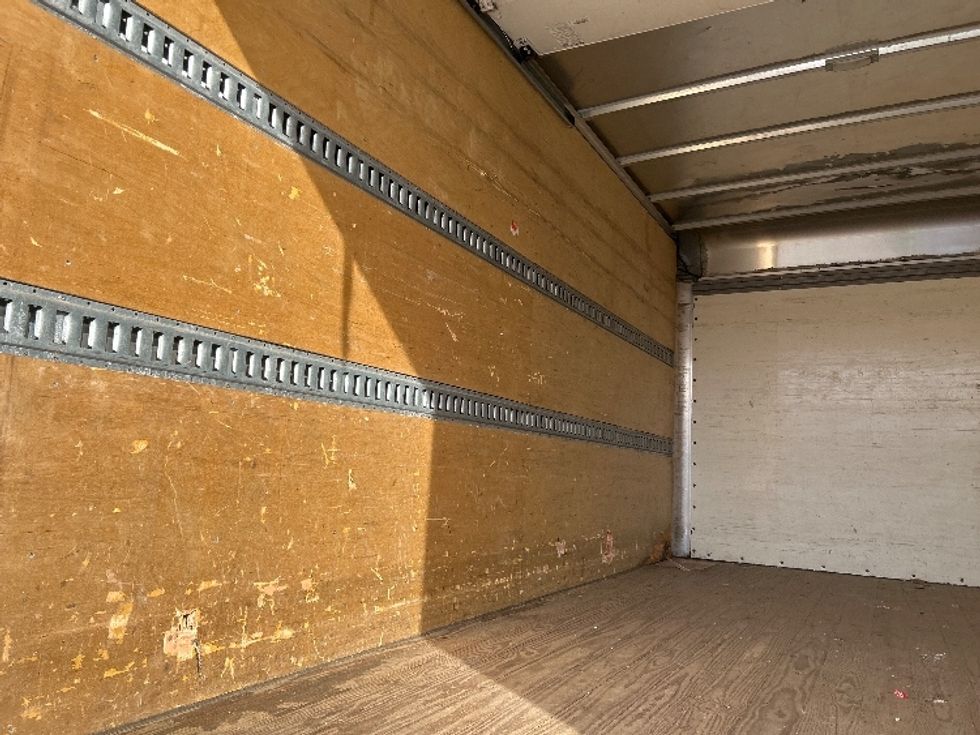 Light Duty Box Truck-Light and Medium Duty Trucks-Mitsubishi-2017-FUSO FE160-Londonderry-NH-141,656\n\t\tmiles-$ 13,000 - Image 11