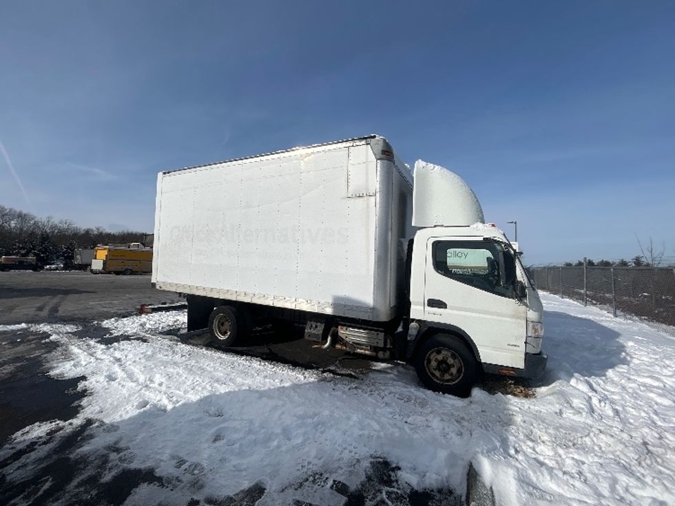 Light Duty Box Truck-Light and Medium Duty Trucks-Mitsubishi-2017-FUSO FE160-Londonderry-NH-141,656\n\t\tmiles-$ 13,000 - Image 15