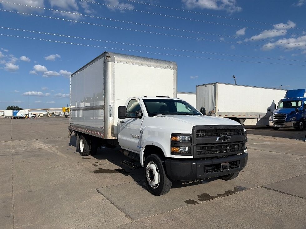 Medium Duty Box Truck-Light and Medium Duty Trucks-Chevrolet-2020-SILVERAD-Dallas-TX-152,215\n\t\tmiles-$ 28,250 - Image 1