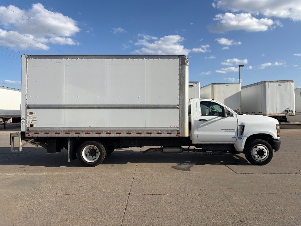 Medium Duty Box Truck-Light and Medium Duty Trucks-Chevrolet-2020-SILVERAD-Dallas-TX-152,215\n\t\tmiles-$ 28,250 - Image 15