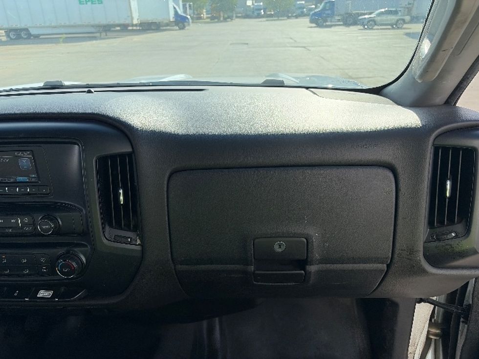 Medium Duty Box Truck-Light and Medium Duty Trucks-Chevrolet-2020-SILVERAD-Dallas-TX-152,215\n\t\tmiles-$ 28,250 - Image 21