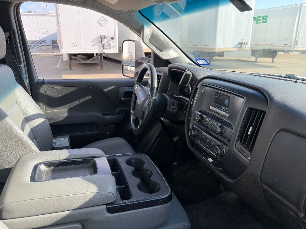 Medium Duty Box Truck-Light and Medium Duty Trucks-Chevrolet-2020-SILVERAD-Dallas-TX-152,215\n\t\tmiles-$ 28,250 - Image 22