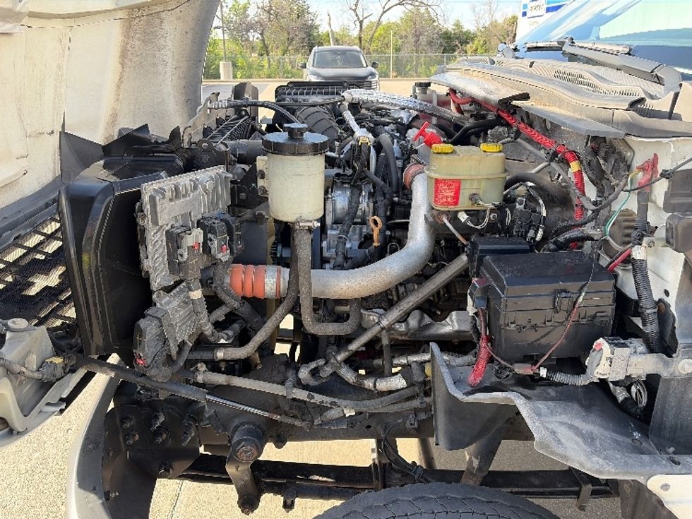 Medium Duty Box Truck-Light and Medium Duty Trucks-Chevrolet-2020-SILVERAD-Dallas-TX-152,215\n\t\tmiles-$ 28,250 - Image 24