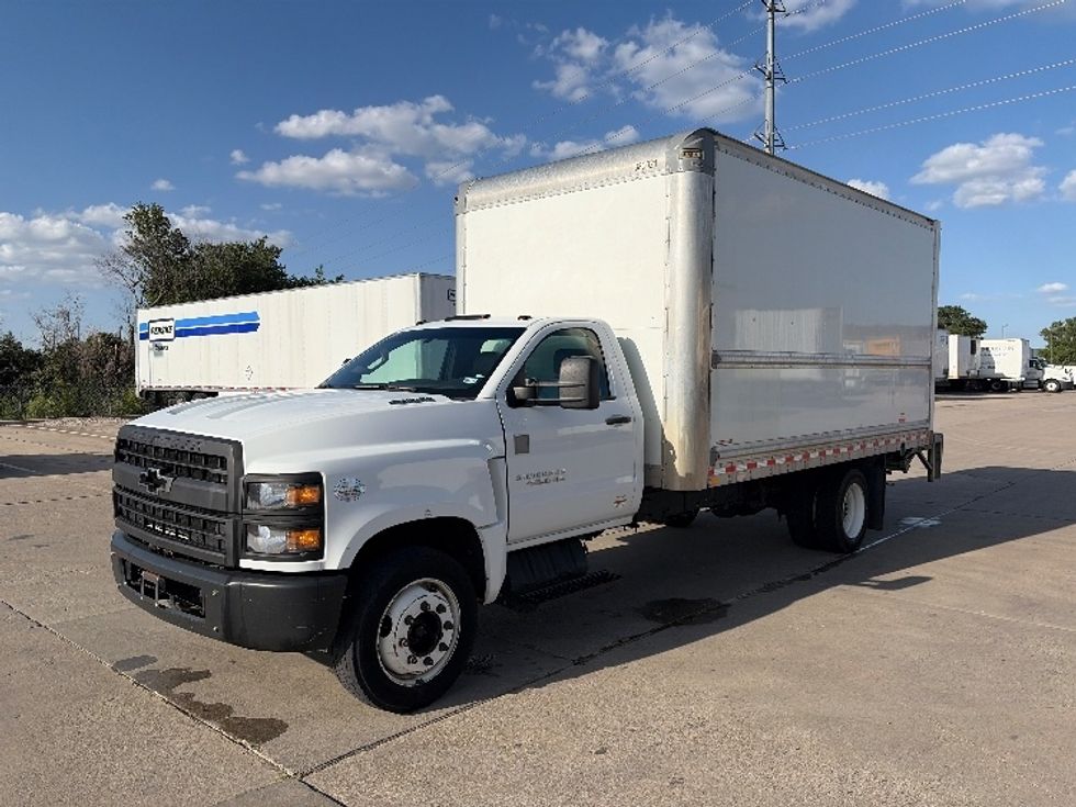 Medium Duty Box Truck-Light and Medium Duty Trucks-Chevrolet-2020-SILVERAD-Dallas-TX-152,215\n\t\tmiles-$ 28,250 - Image 3