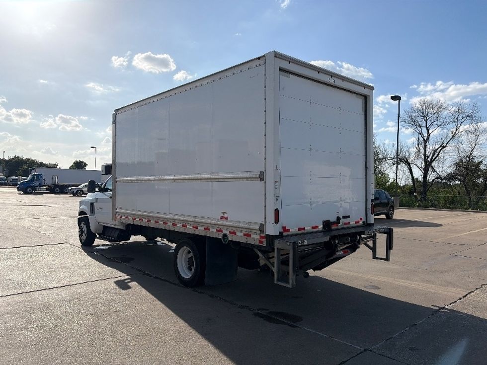Medium Duty Box Truck-Light and Medium Duty Trucks-Chevrolet-2020-SILVERAD-Dallas-TX-152,215\n\t\tmiles-$ 28,250 - Image 6