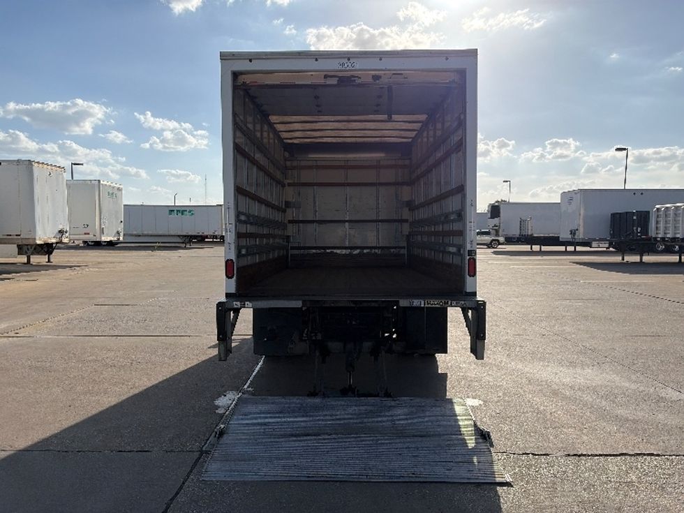 Medium Duty Box Truck-Light and Medium Duty Trucks-Chevrolet-2020-SILVERAD-Dallas-TX-152,215\n\t\tmiles-$ 28,250 - Image 9
