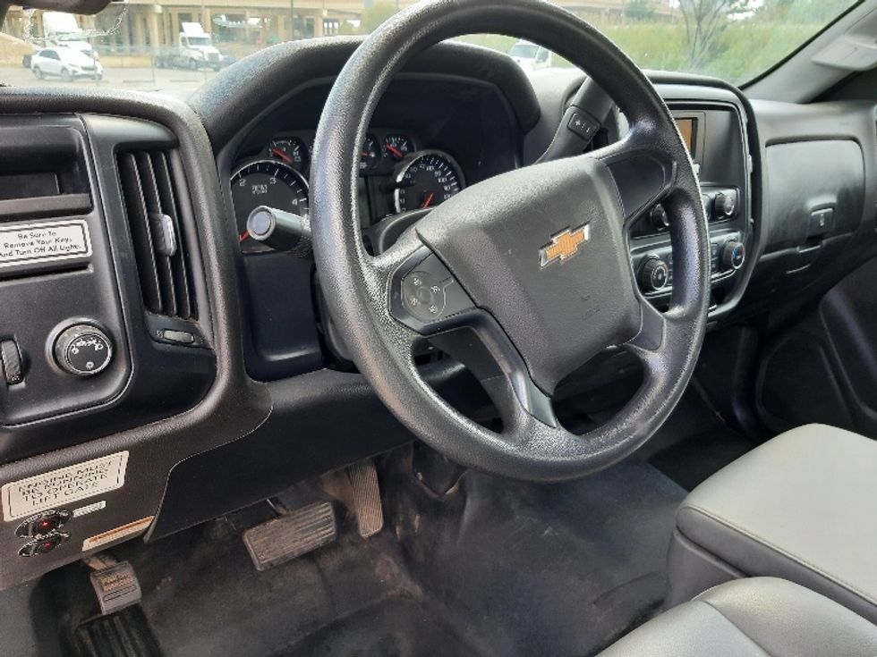 Medium Duty Box Truck-Light and Medium Duty Trucks-Chevrolet-2020-SILVERAD-Fort Worth-TX-106,419\n\t\tmiles-$ 36,000 - Image 17