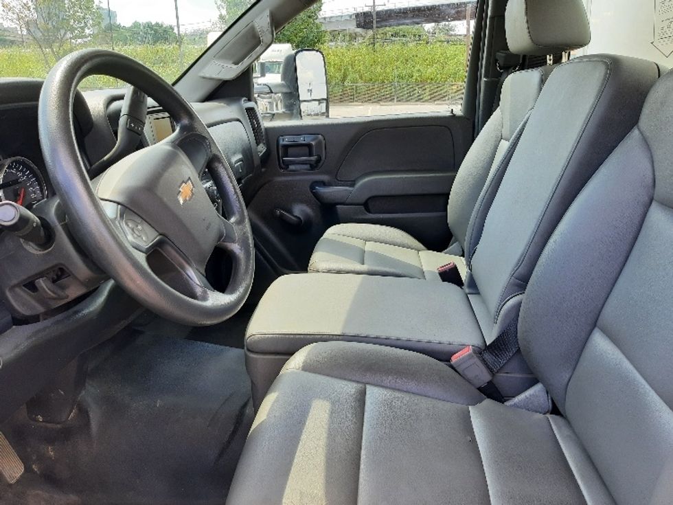 Medium Duty Box Truck-Light and Medium Duty Trucks-Chevrolet-2020-SILVERAD-Fort Worth-TX-106,419\n\t\tmiles-$ 36,000 - Image 19