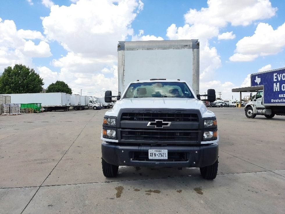 Medium Duty Box Truck-Light and Medium Duty Trucks-Chevrolet-2020-SILVERAD-Fort Worth-TX-106,419\n\t\tmiles-$ 36,000 - Image 2