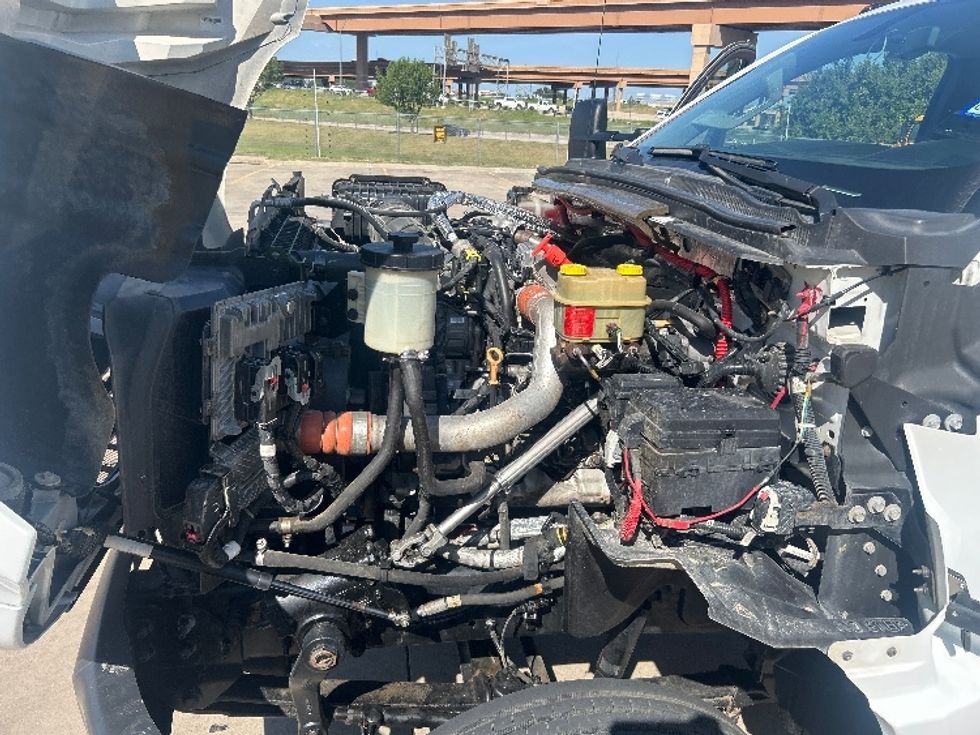 Medium Duty Box Truck-Light and Medium Duty Trucks-Chevrolet-2020-SILVERAD-Fort Worth-TX-106,419\n\t\tmiles-$ 36,000 - Image 24