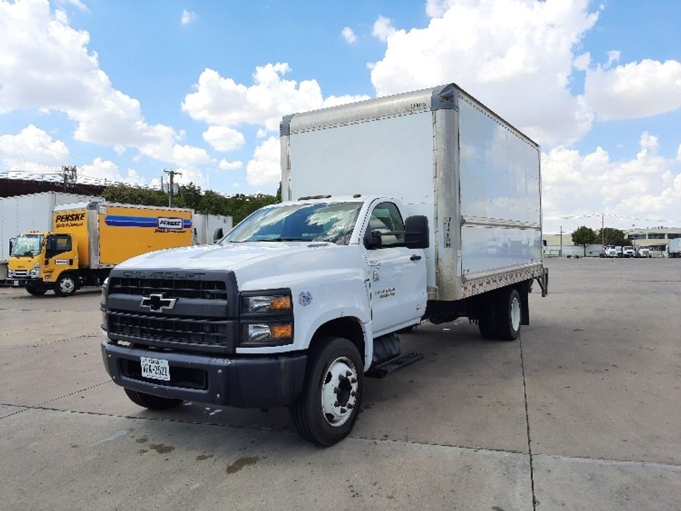 Medium Duty Box Truck-Light and Medium Duty Trucks-Chevrolet-2020-SILVERAD-Fort Worth-TX-106,419\n\t\tmiles-$ 36,000 - Image 3