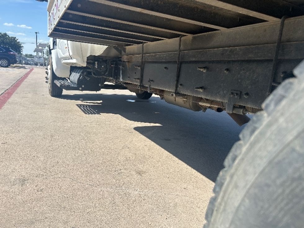Medium Duty Box Truck-Light and Medium Duty Trucks-Chevrolet-2020-SILVERAD-Fort Worth-TX-106,419\n\t\tmiles-$ 36,000 - Image 5