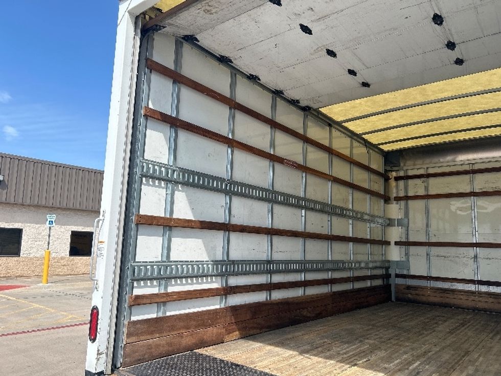 Medium Duty Box Truck-Light and Medium Duty Trucks-Chevrolet-2020-SILVERAD-Fort Worth-TX-107,796\n\t\tmiles-$ 35,750 - Image 11