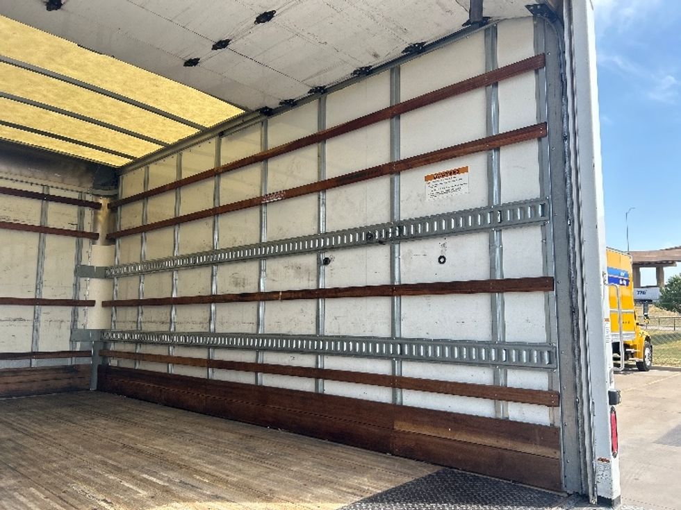 Medium Duty Box Truck-Light and Medium Duty Trucks-Chevrolet-2020-SILVERAD-Fort Worth-TX-107,796\n\t\tmiles-$ 35,750 - Image 12