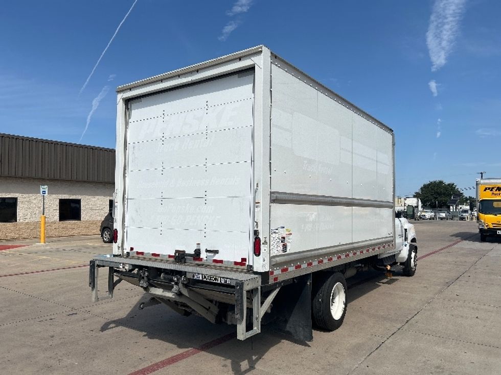 Medium Duty Box Truck-Light and Medium Duty Trucks-Chevrolet-2020-SILVERAD-Fort Worth-TX-107,796\n\t\tmiles-$ 35,750 - Image 13